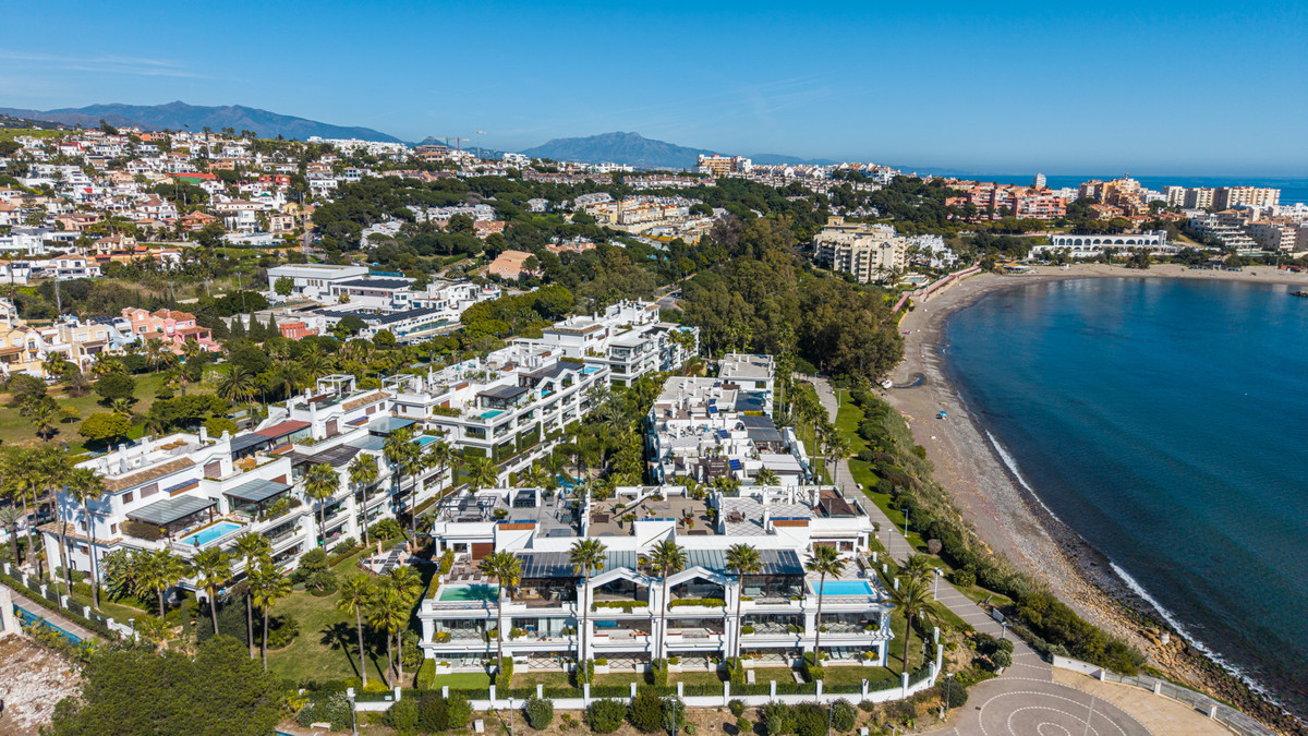 3 Bedroom Apartment in Estepona - Photo 30