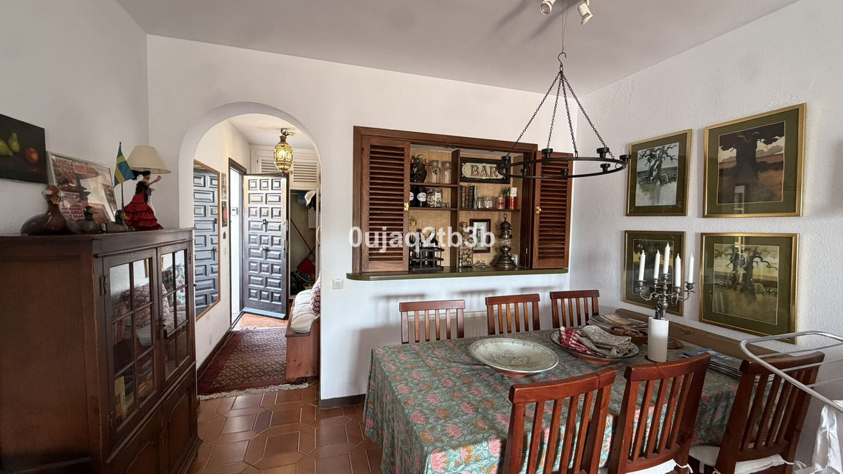 2 Bedroom Apartment in Marbella - Photo 18