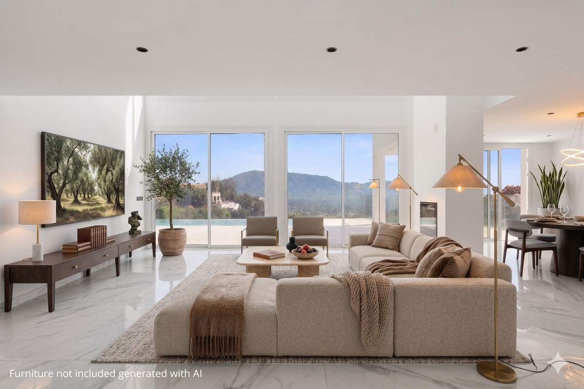 4 Bedroom Villa in Marbella - Photo 2