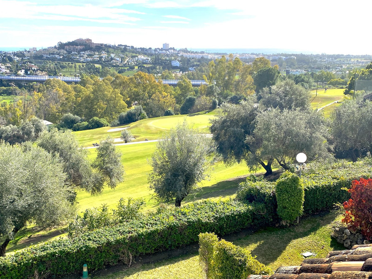 4 Bedroom Townhouse in Benahavís - Photo 51