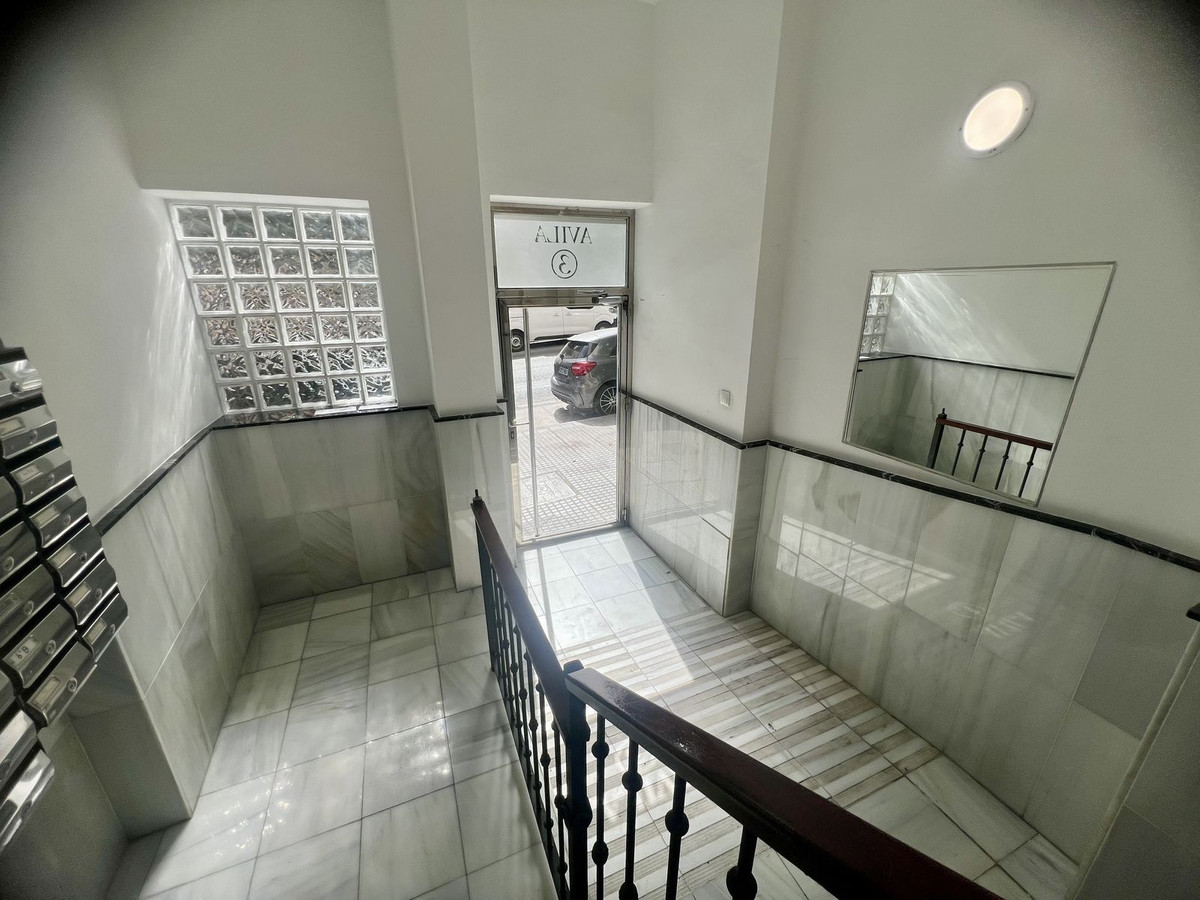 3 Bedroom Apartment in Málaga - Photo 4