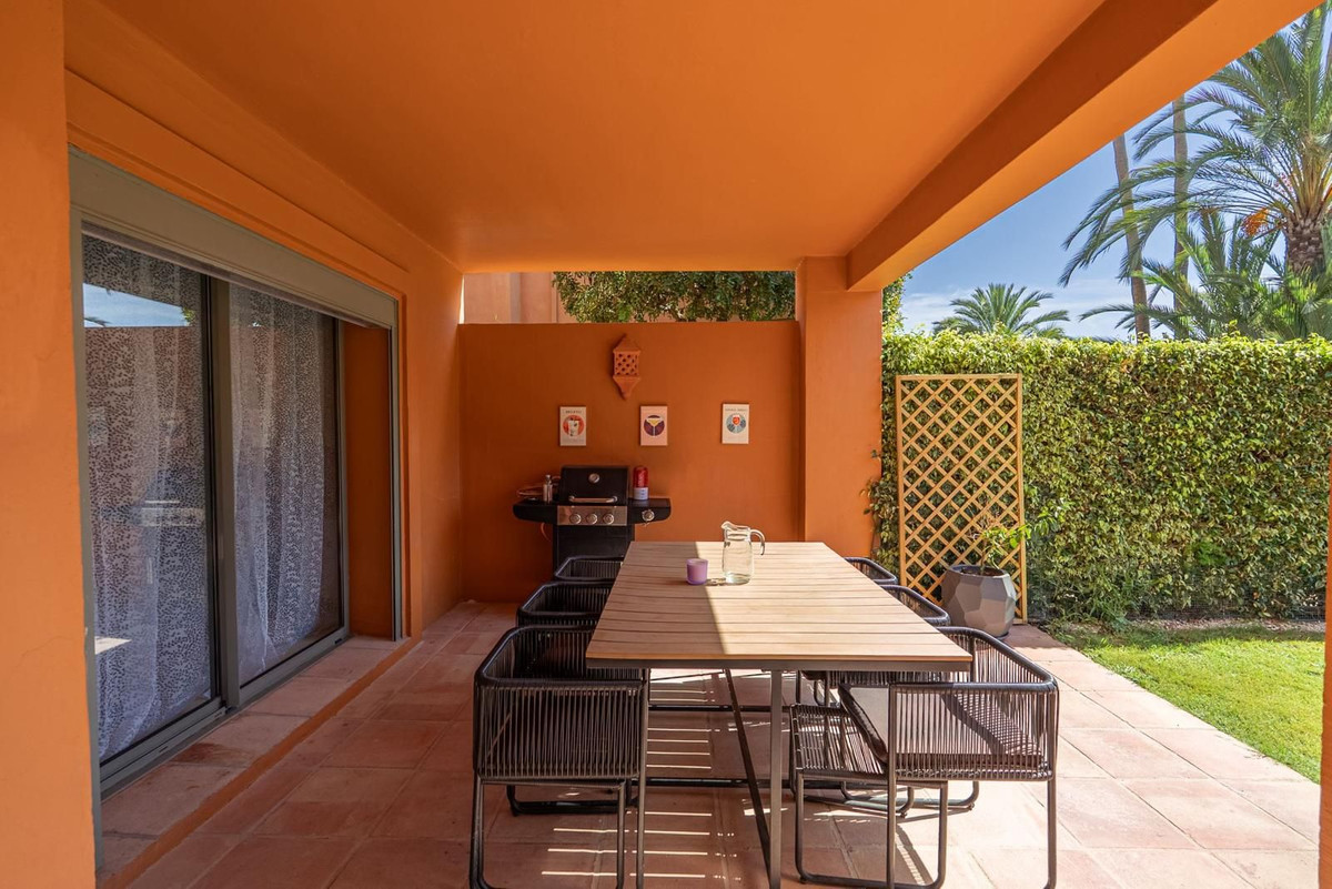 3 Bedroom Apartment in Estepona - Photo 17