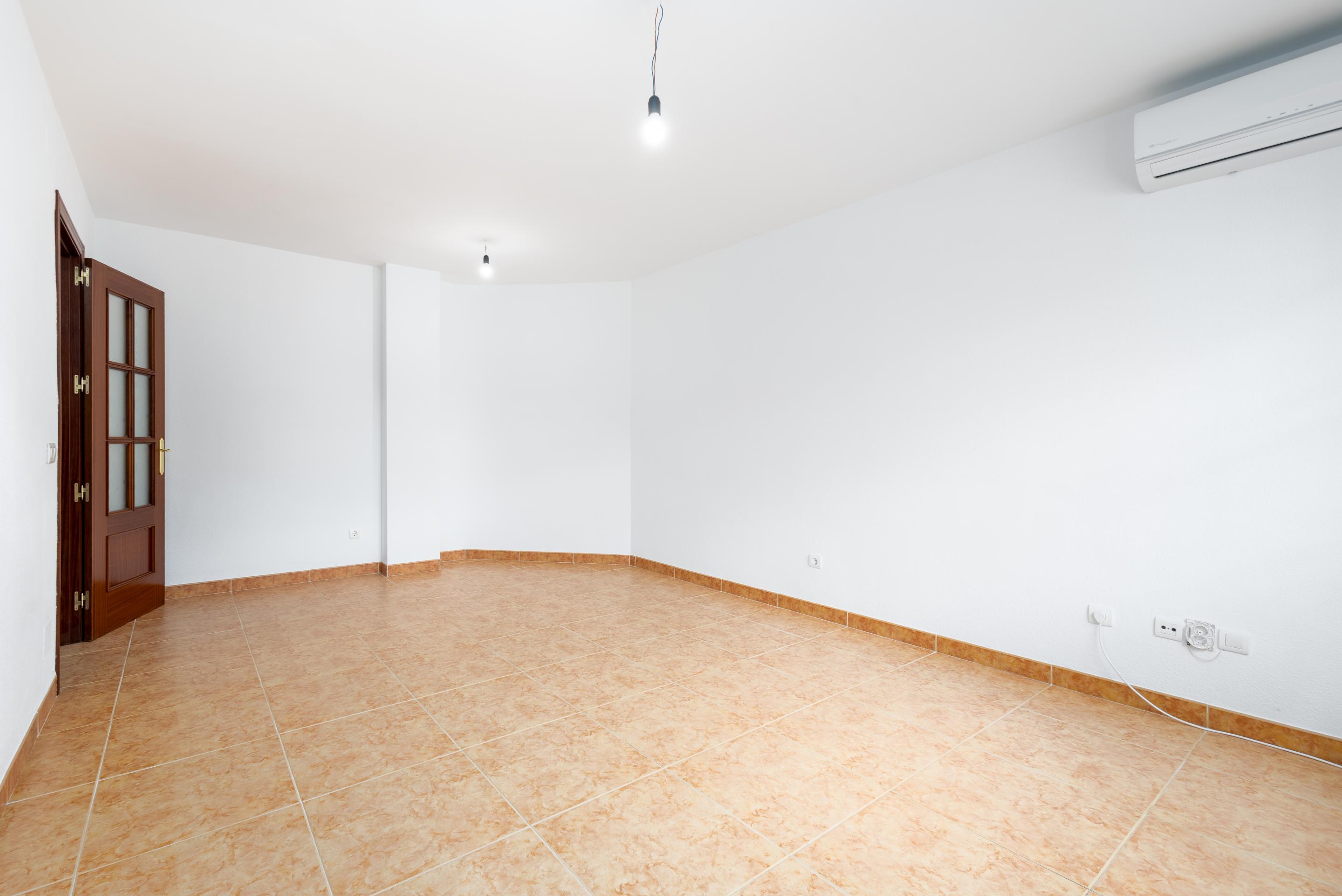 3 Bedroom Apartment in Alhaurín de la Torre - Photo 4