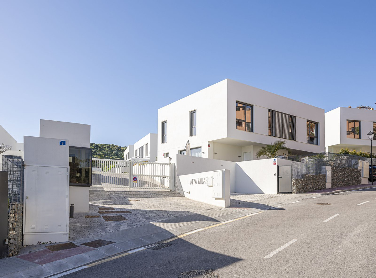 3 Bedroom Townhouse in Mijas - Photo 17