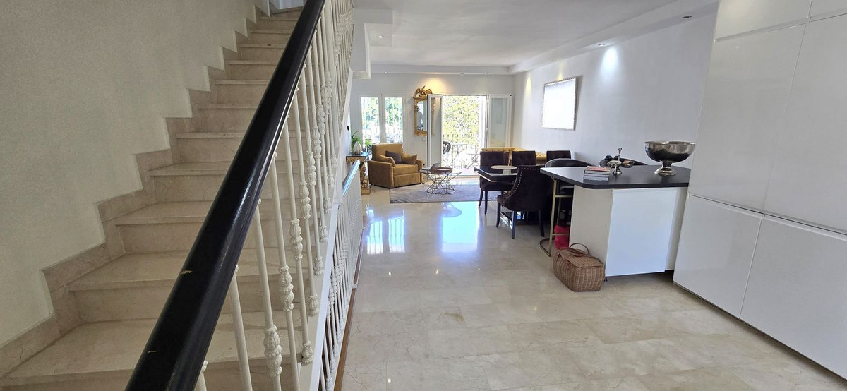 3 Bedroom Townhouse in Marbella - Photo 6