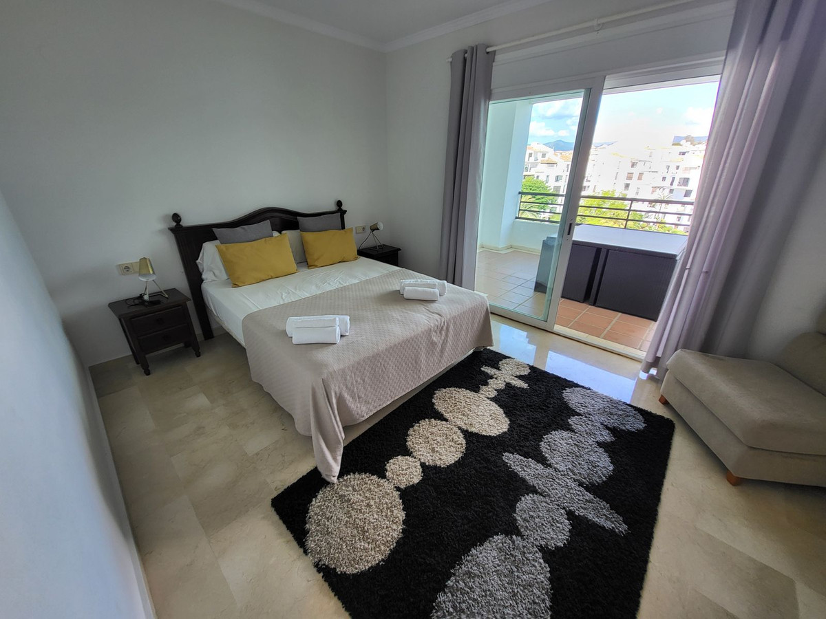 Piso de 4 dormitorios con piscina en Málaga – Foto 17