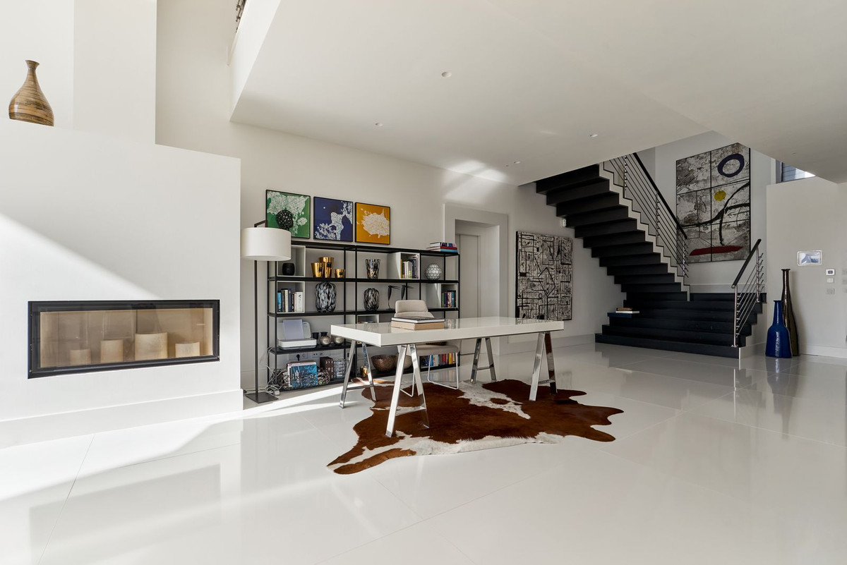 4 Bedroom Villa in Marbella - Photo 12