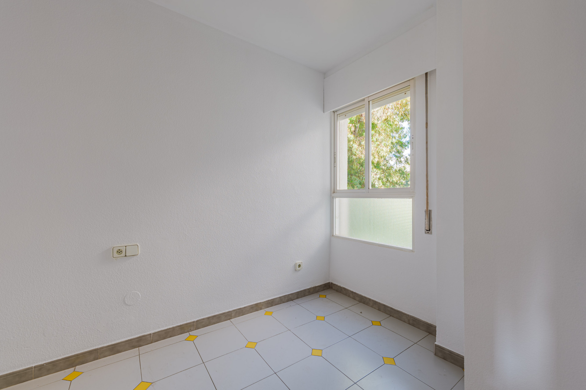 4 Bedroom Penthouse in Málaga - Photo 19