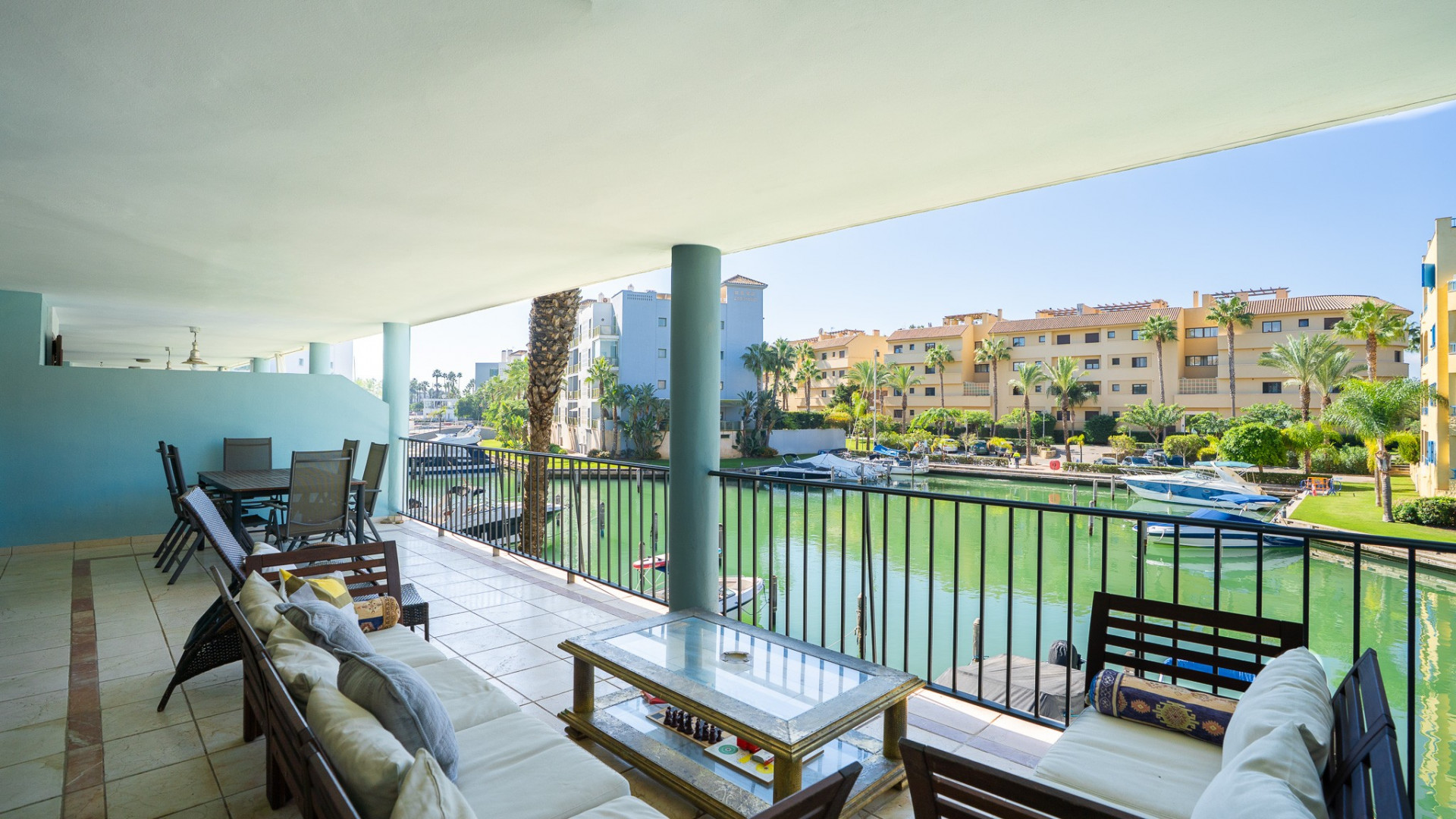 3 Bedroom Apartment in Sotogrande - Photo 2