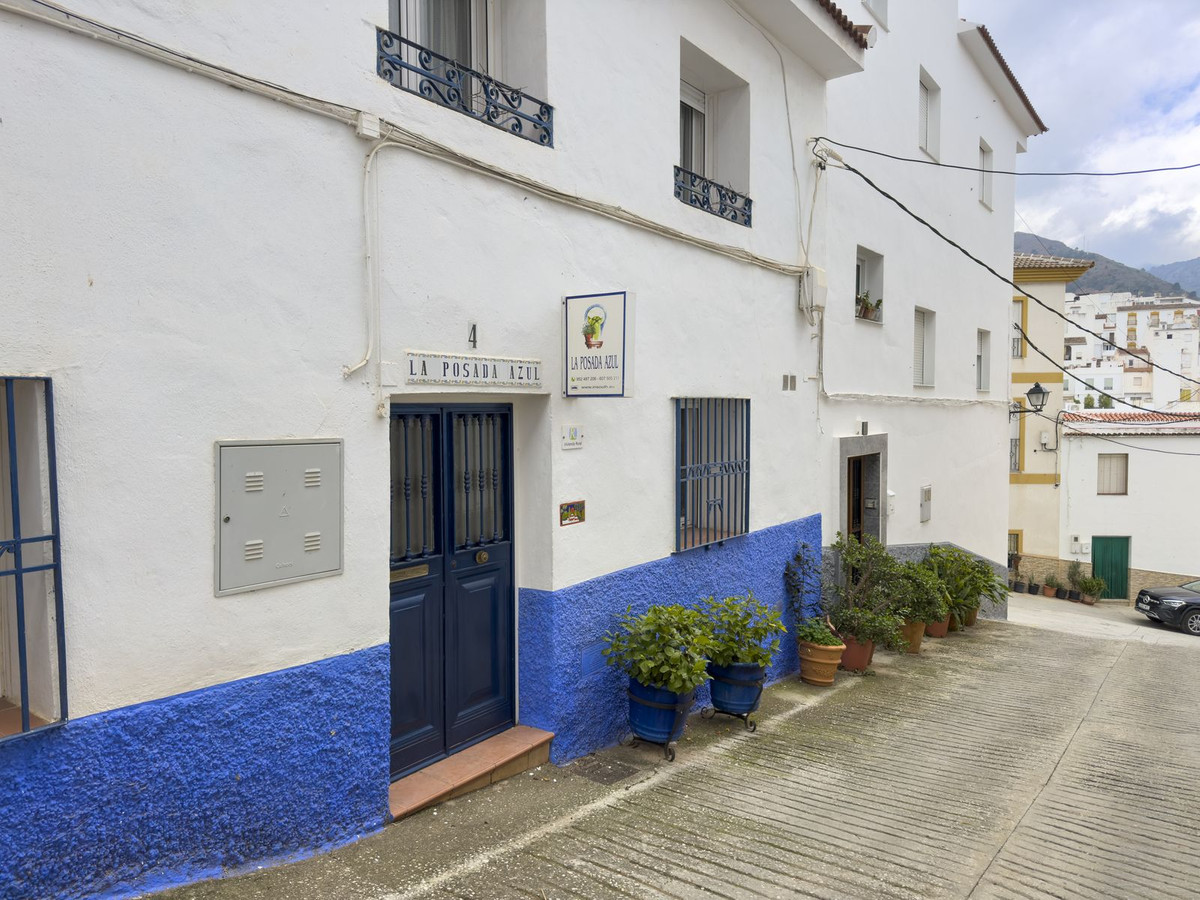 6 Bedroom Townhouse in Tolox - Photo 56