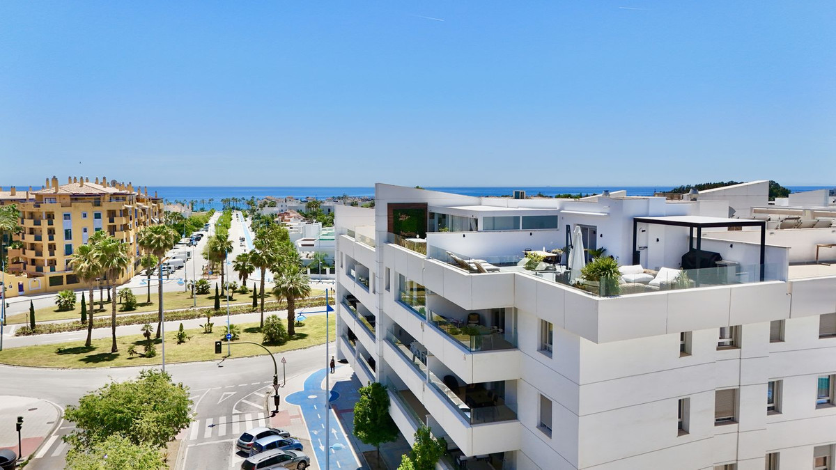3 Bedroom Penthouse in San Pedro de Alcántara - Photo 3