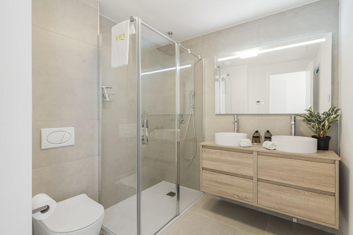 3 Bedroom Apartment in Fuengirola - Photo 16