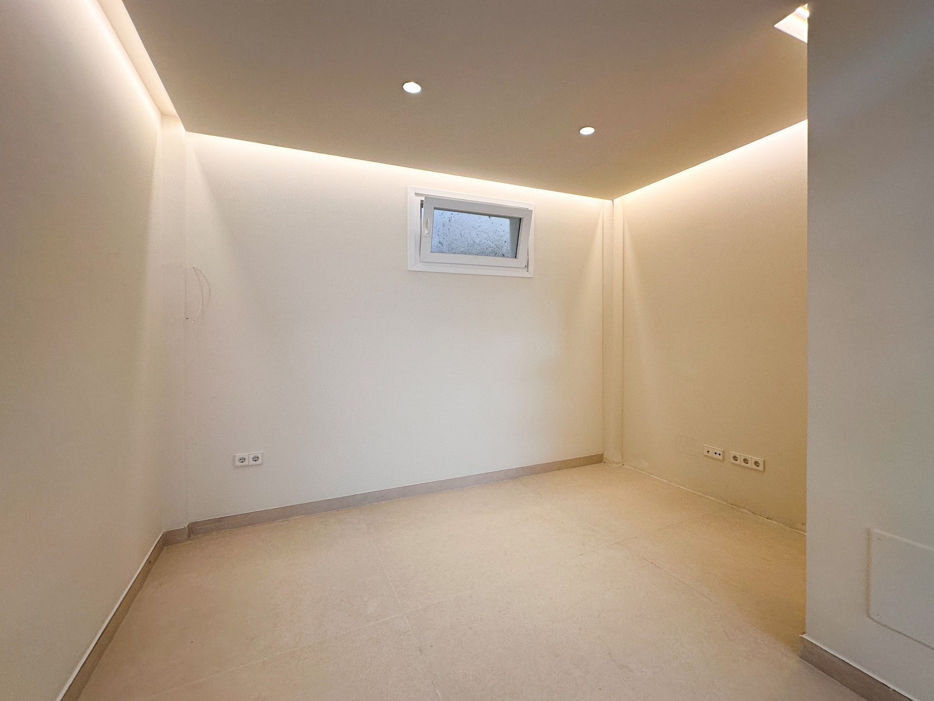 2 Bedroom Townhouse in Estepona - Фото 5