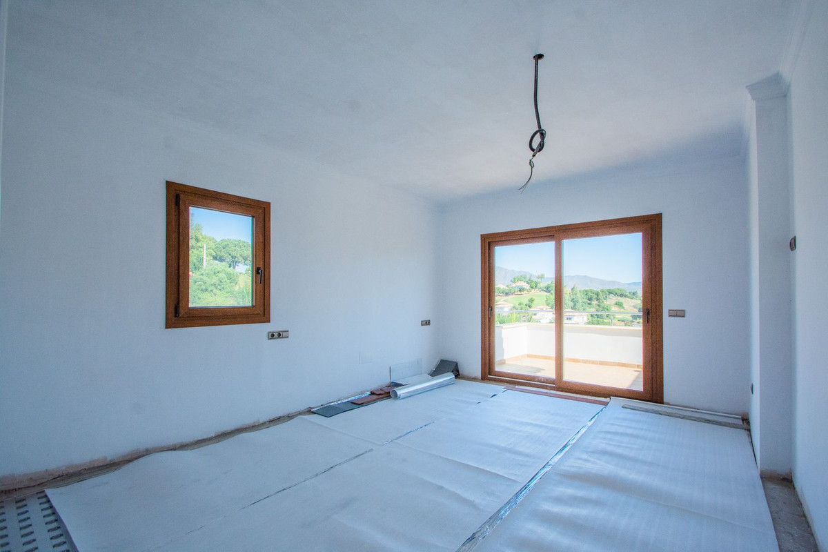5 Bedroom Villa in Mijas - Photo 27
