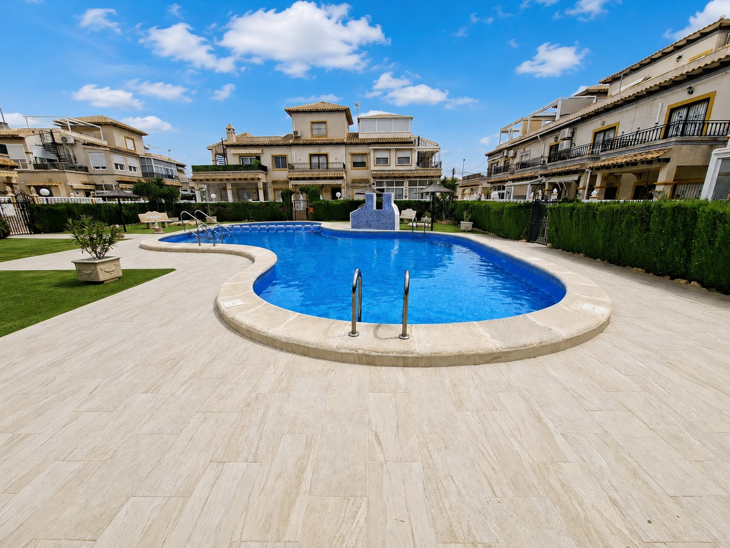Apartamento com 2 quartos com piscina em Alicante, Espanha – Foto 23