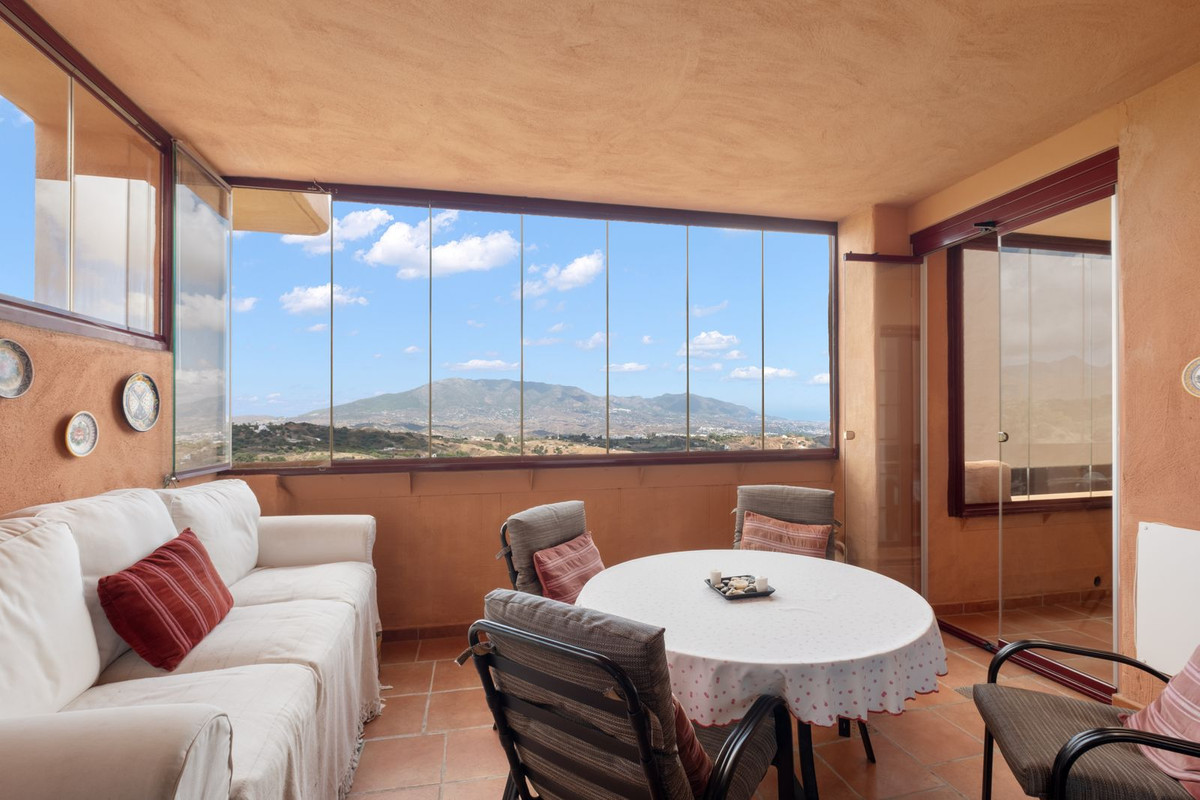 2 Bedroom Apartment in Marbella