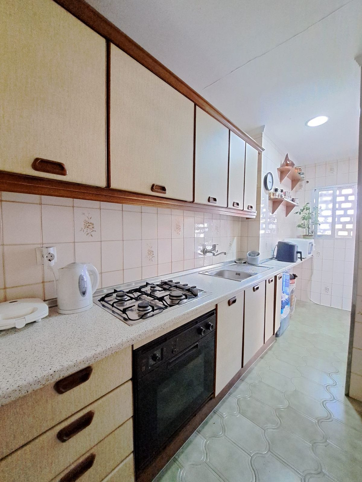 1 Bedroom Apartment in Benalmádena - Photo 3