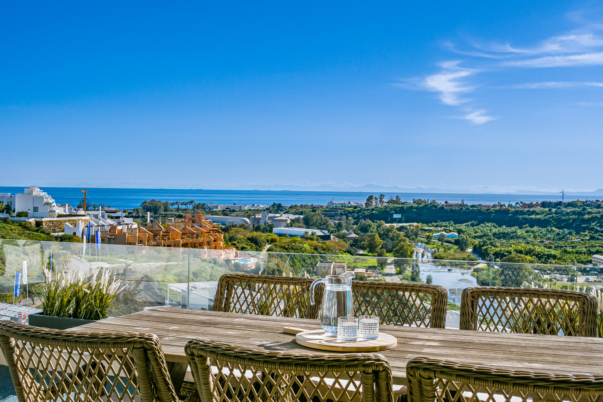 3 Bedroom Apartment in Estepona - Photo 8