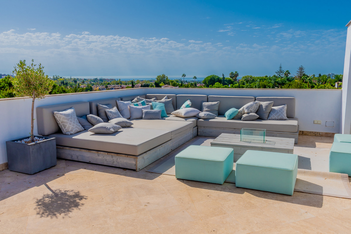 5 Bedroom Villa in San Pedro de Alcántara - Photo 9