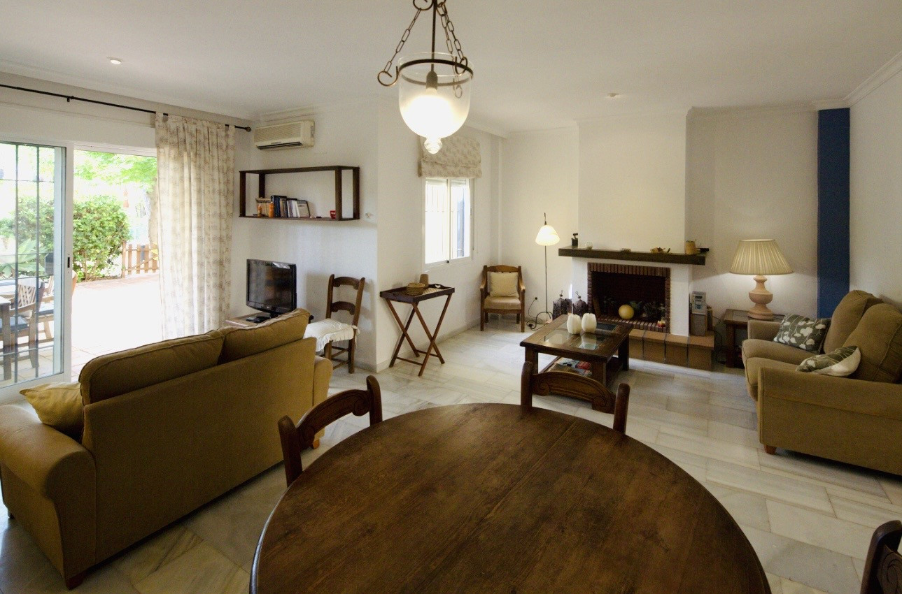 3 Bedroom Villa in Marbella - Photo 4