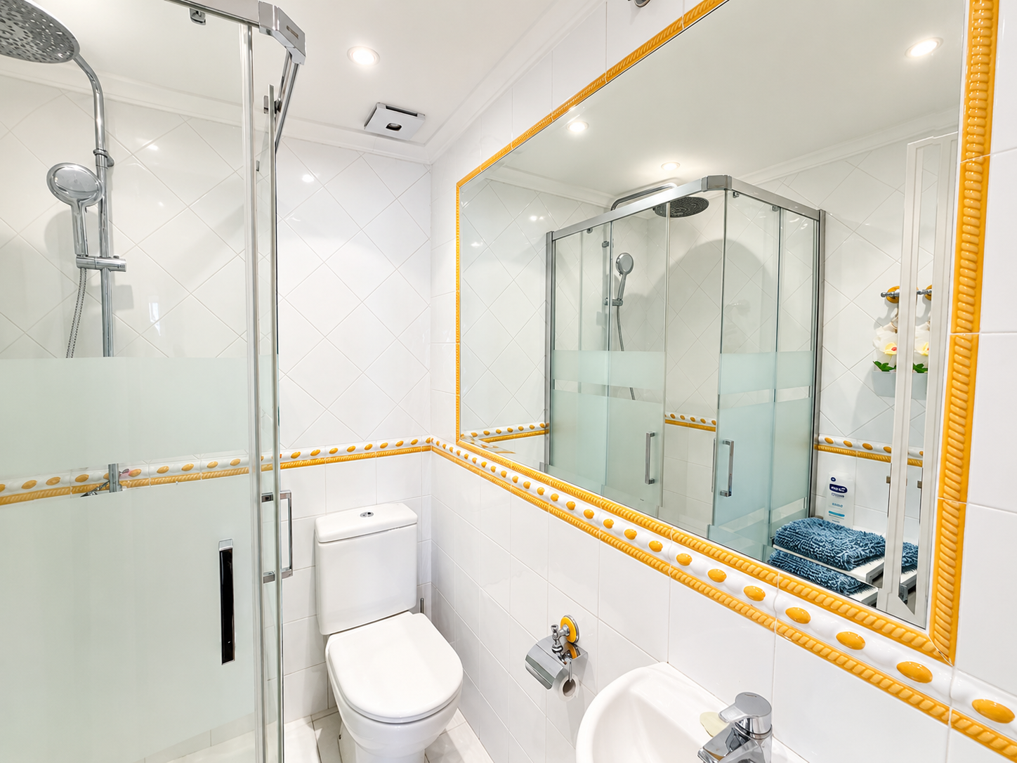 Piso de 4 dormitorios con piscina en Málaga – Foto 17