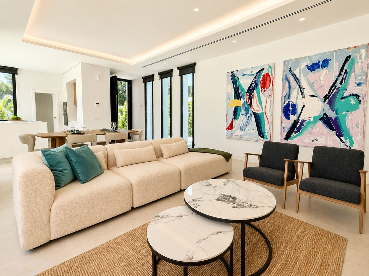 5 Bedroom Villa in Estepona - Photo 11