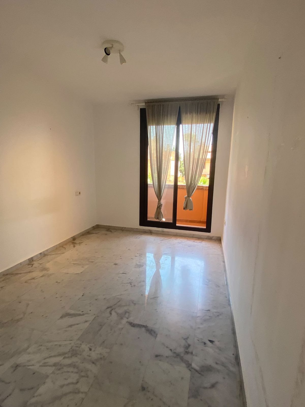 2 Bedroom Apartment in Marbella - Photo 18