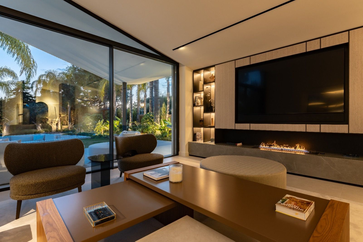 5 Bedroom Villa in Marbella - Photo 39