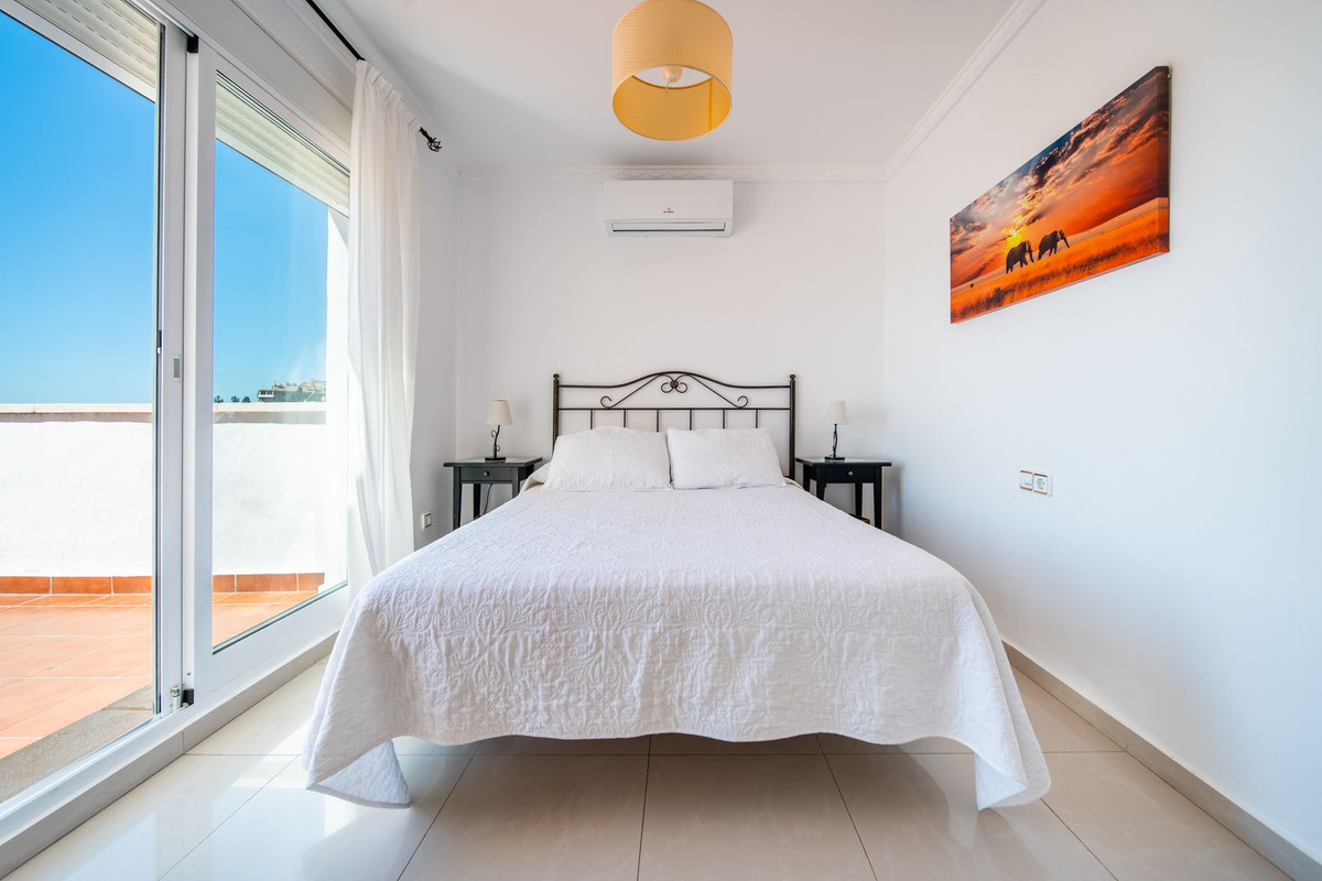 4 Bedroom Villa in Fuengirola - Photo 16