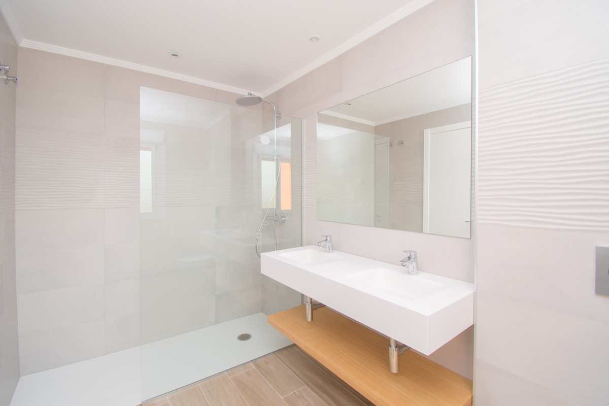 3 Bedroom Townhouse in Estepona - Photo 21
