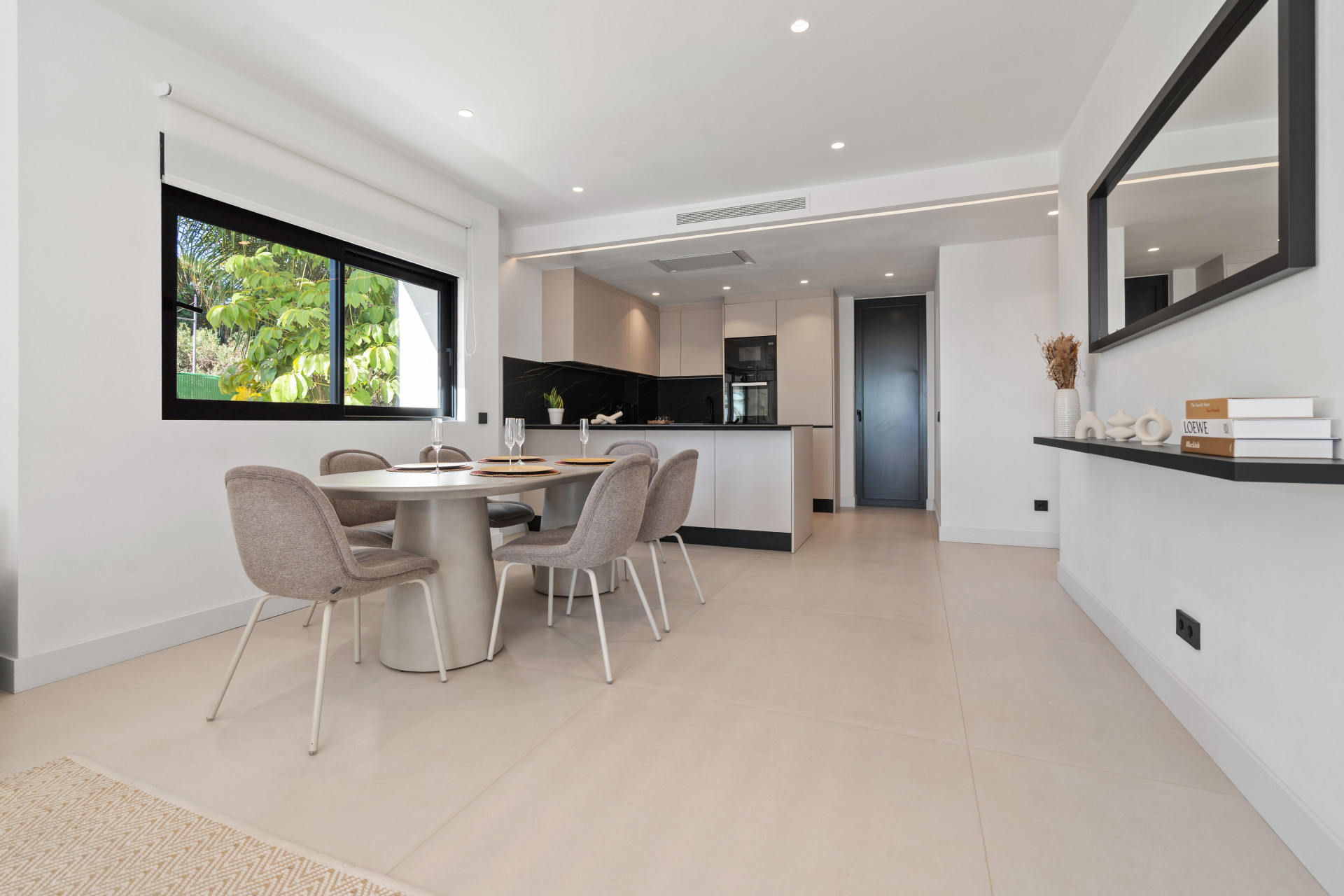 4 Bedroom Townhouse in Estepona - Photo 12