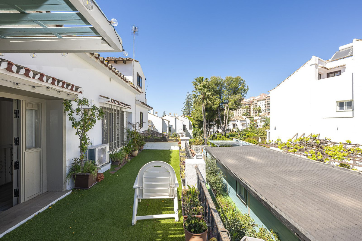 12 Bedroom Villa in Marbella - Photo 32