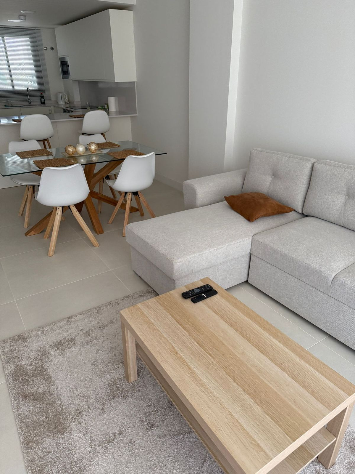 2 Bedroom Apartment in Benalmádena - Photo 6