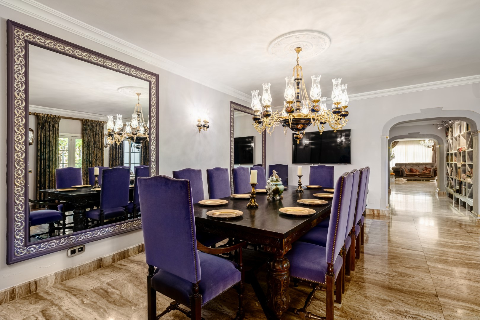 5 Bedroom Villa in Marbella - Photo 7