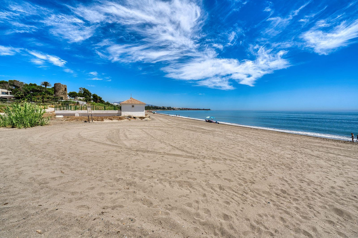 3 Bedroom Apartment in Estepona - Photo 27