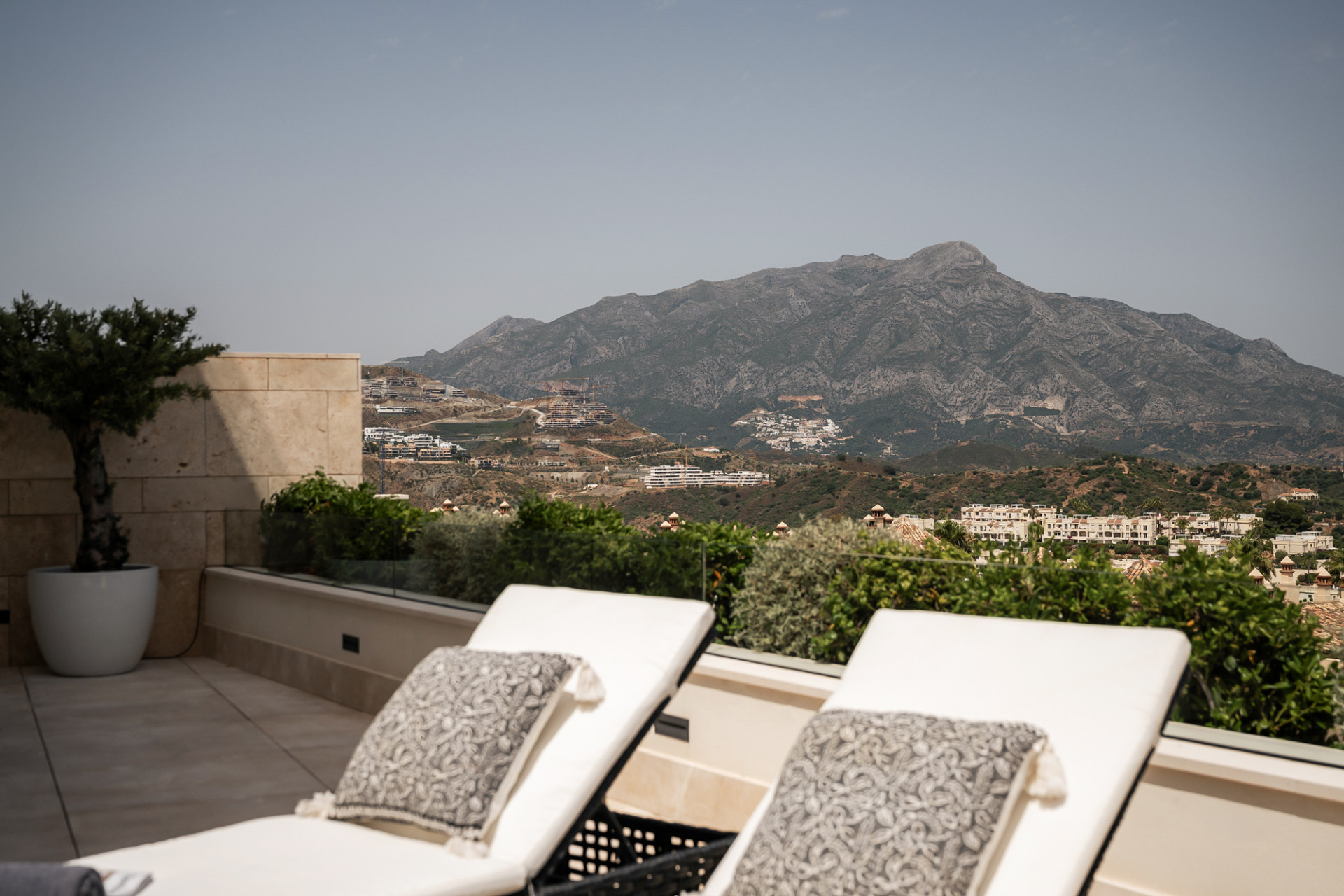 3 Bedroom Apartment in Benahavís - Photo 15
