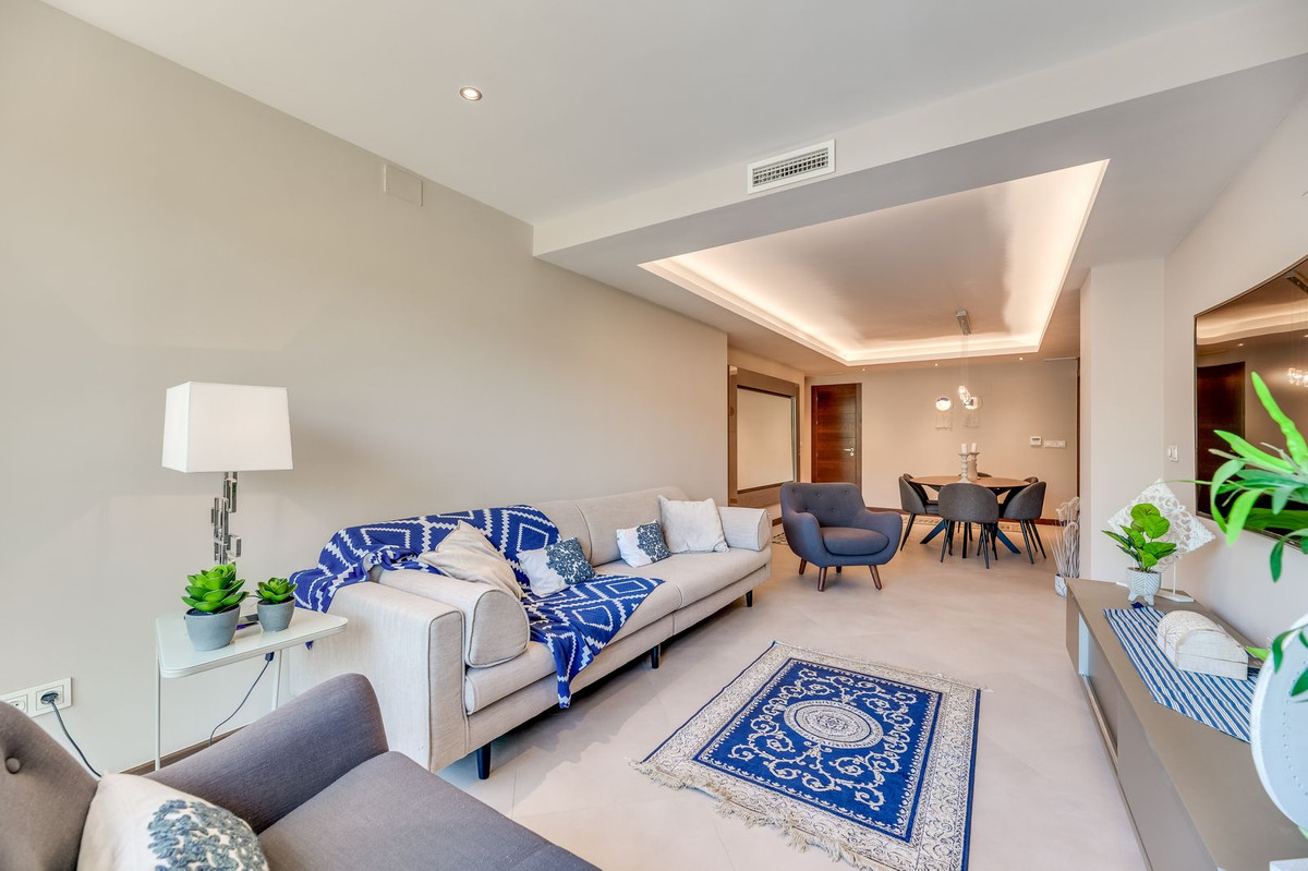 3 Bedroom Apartment in Marbella - Photo 8