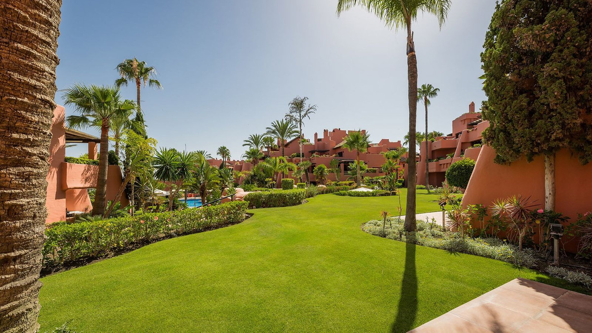 3 Bedroom Apartment in Estepona - Photo 28
