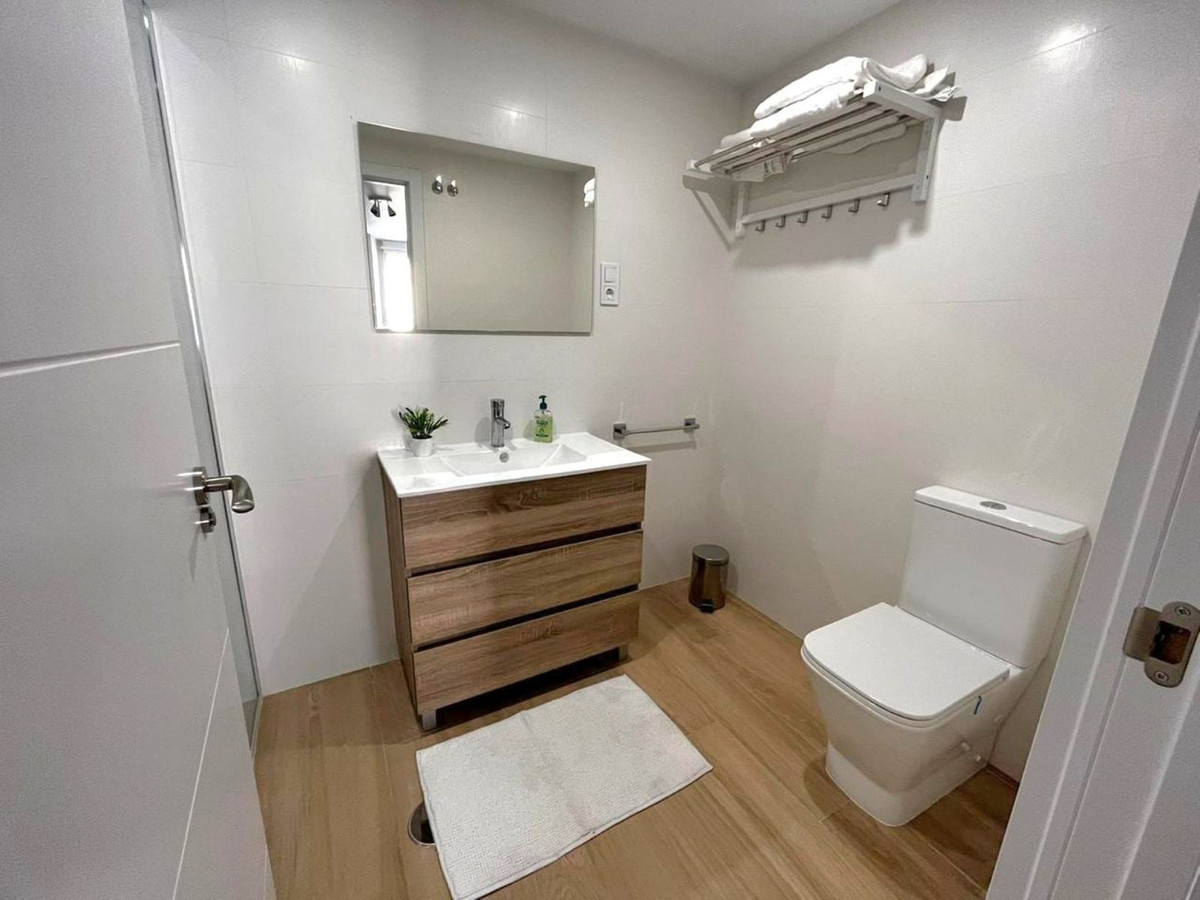 3 Bedroom Apartment in Marbella - Photo 15