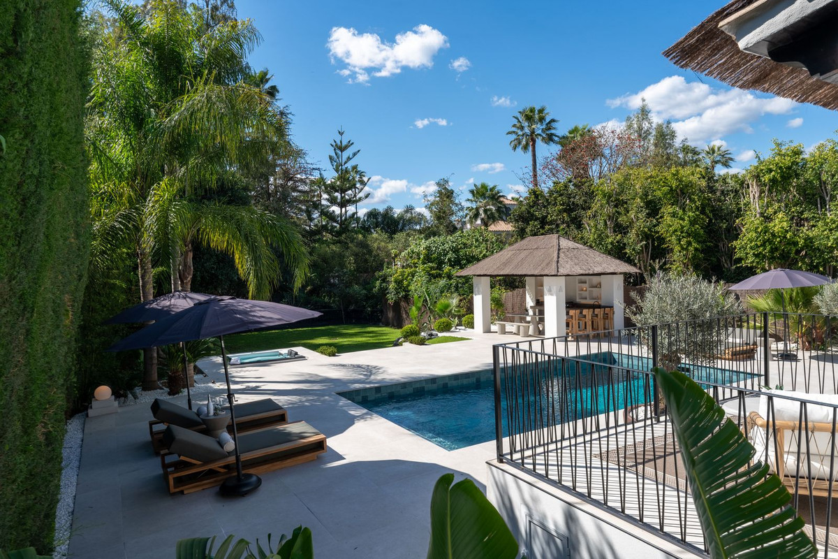 5 Bedroom Villa in Marbella - Photo 14
