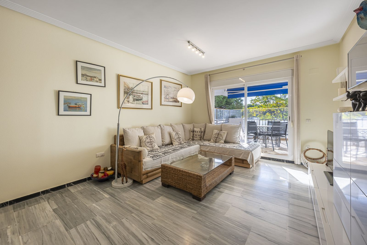 2 Bedroom Apartment in Marbella - Photo 9