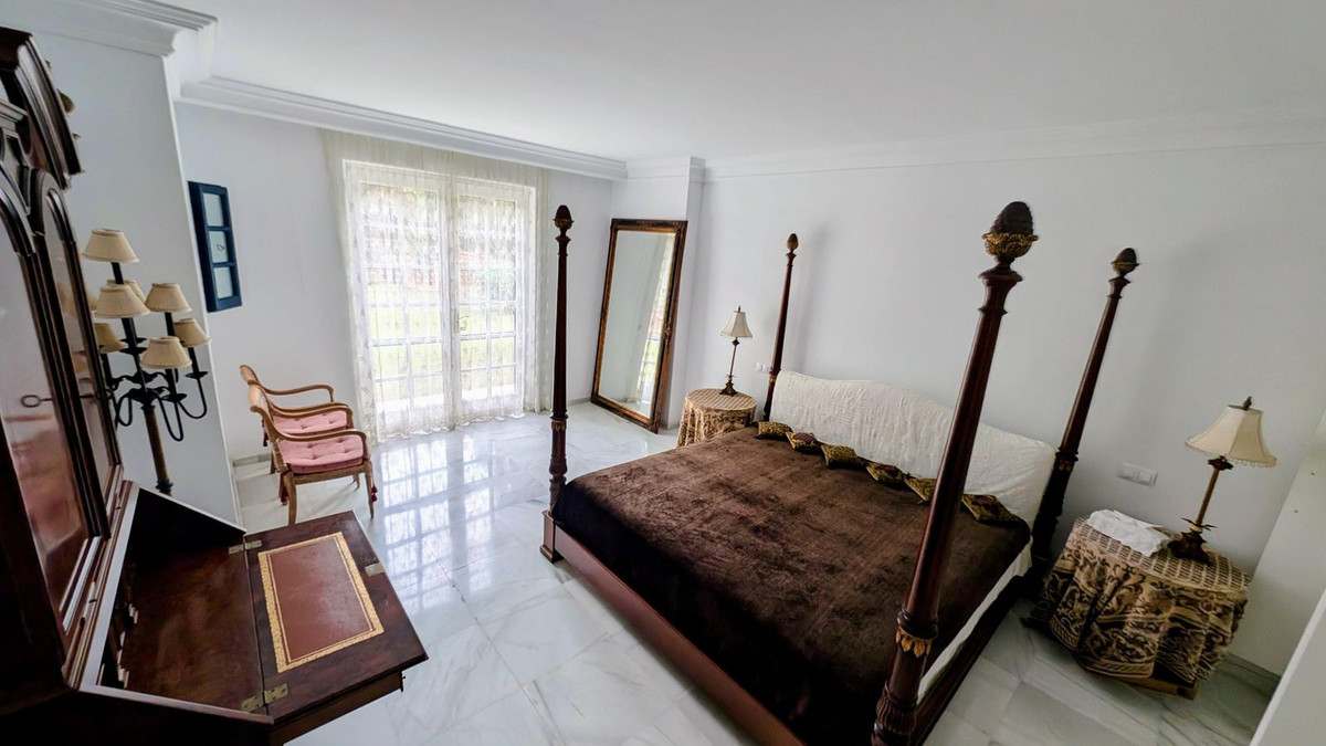 16 Bedroom Villa in Sotogrande - Photo 28