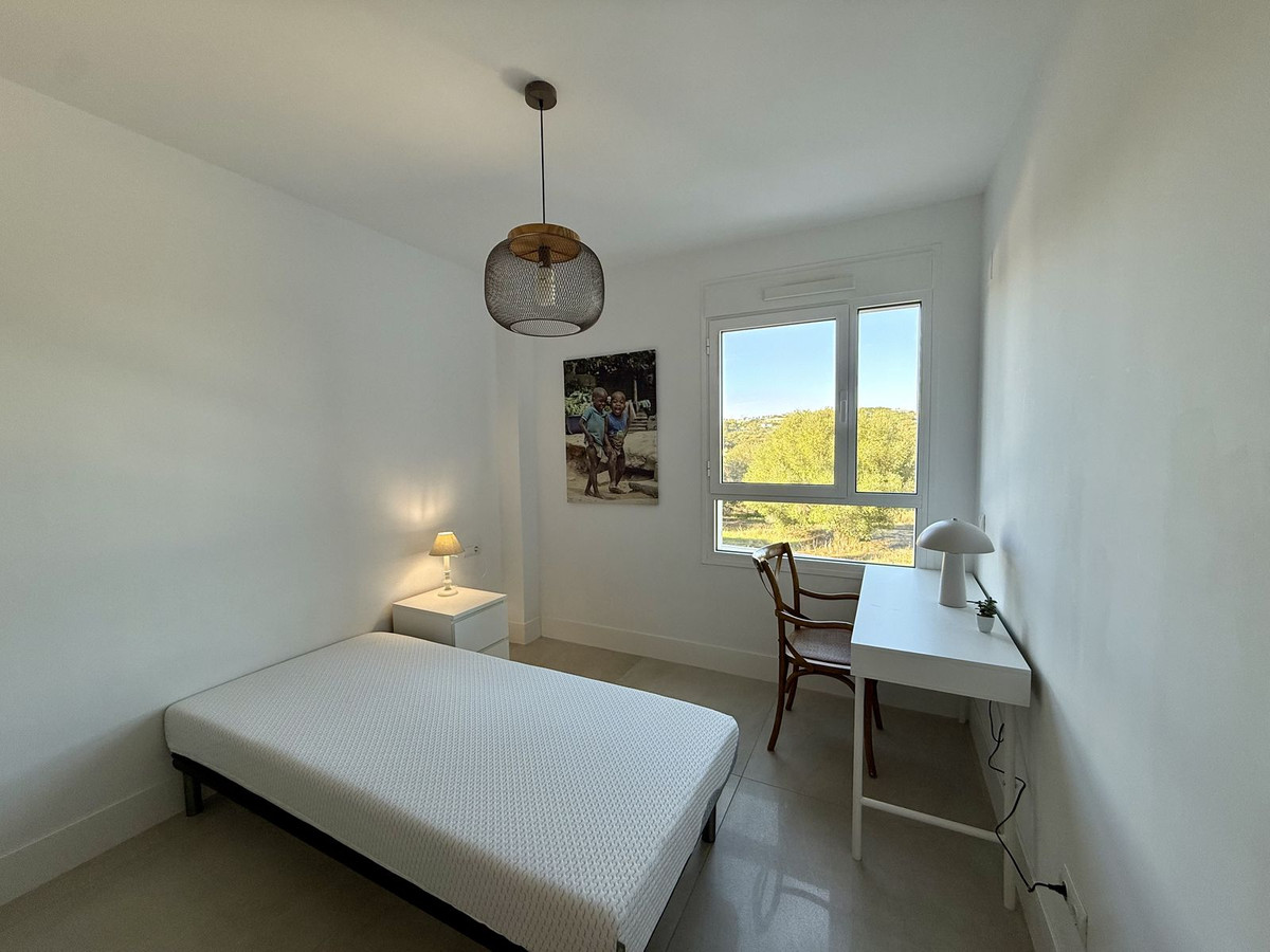 3 Bedroom Apartment in Sotogrande - Photo 18