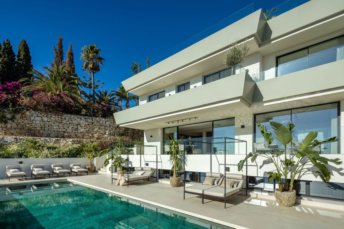 5 Bedroom Villa in Marbella - Photo 38