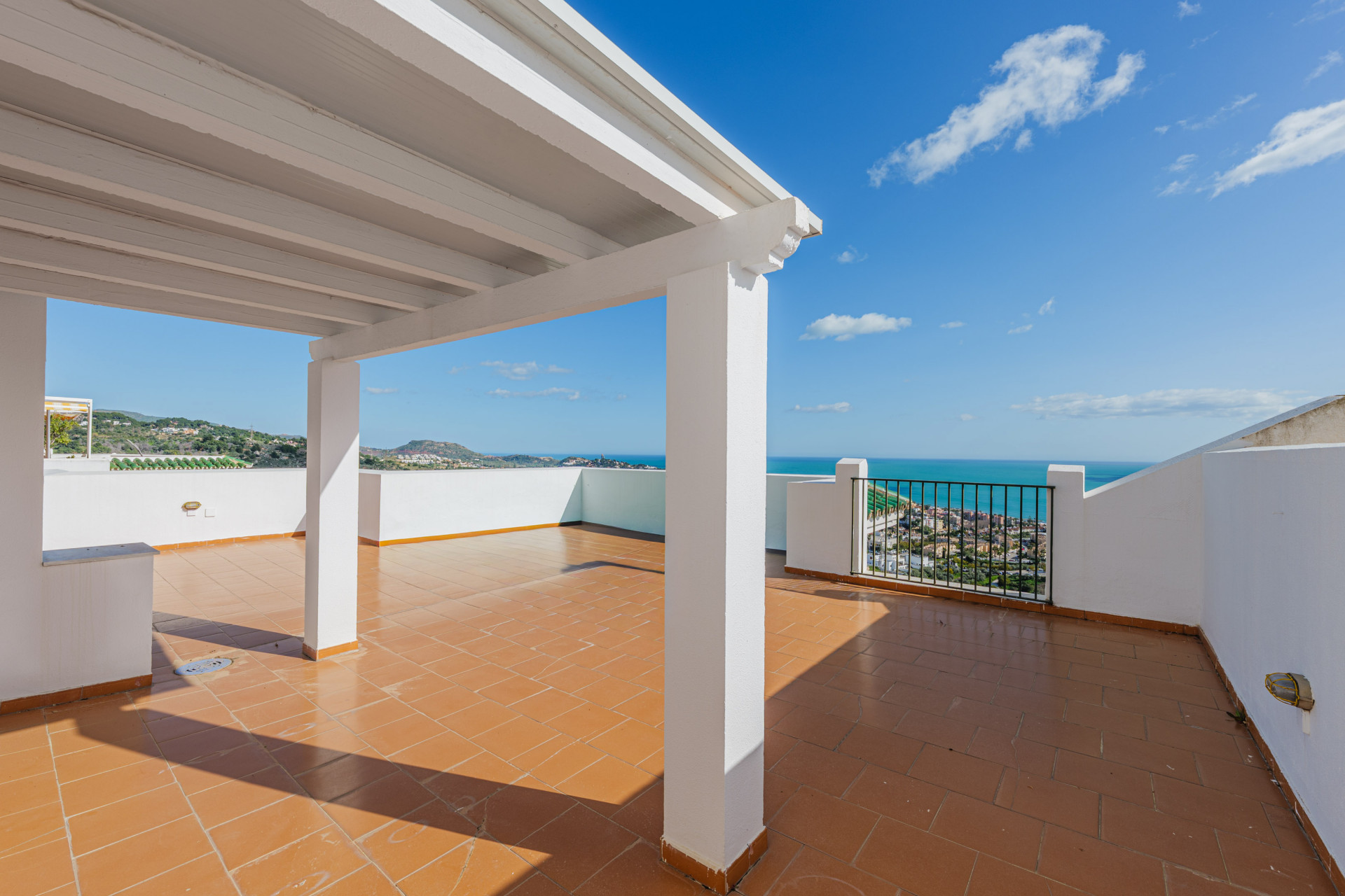 4 Bedroom Penthouse in Málaga - Photo 14