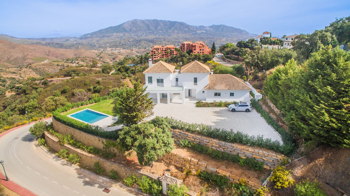 4 Bedroom Villa in Marbella - Photo 37