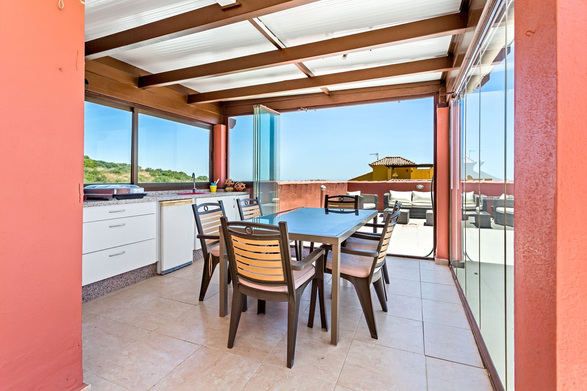 3 Bedroom Penthouse in Casares - Photo 24