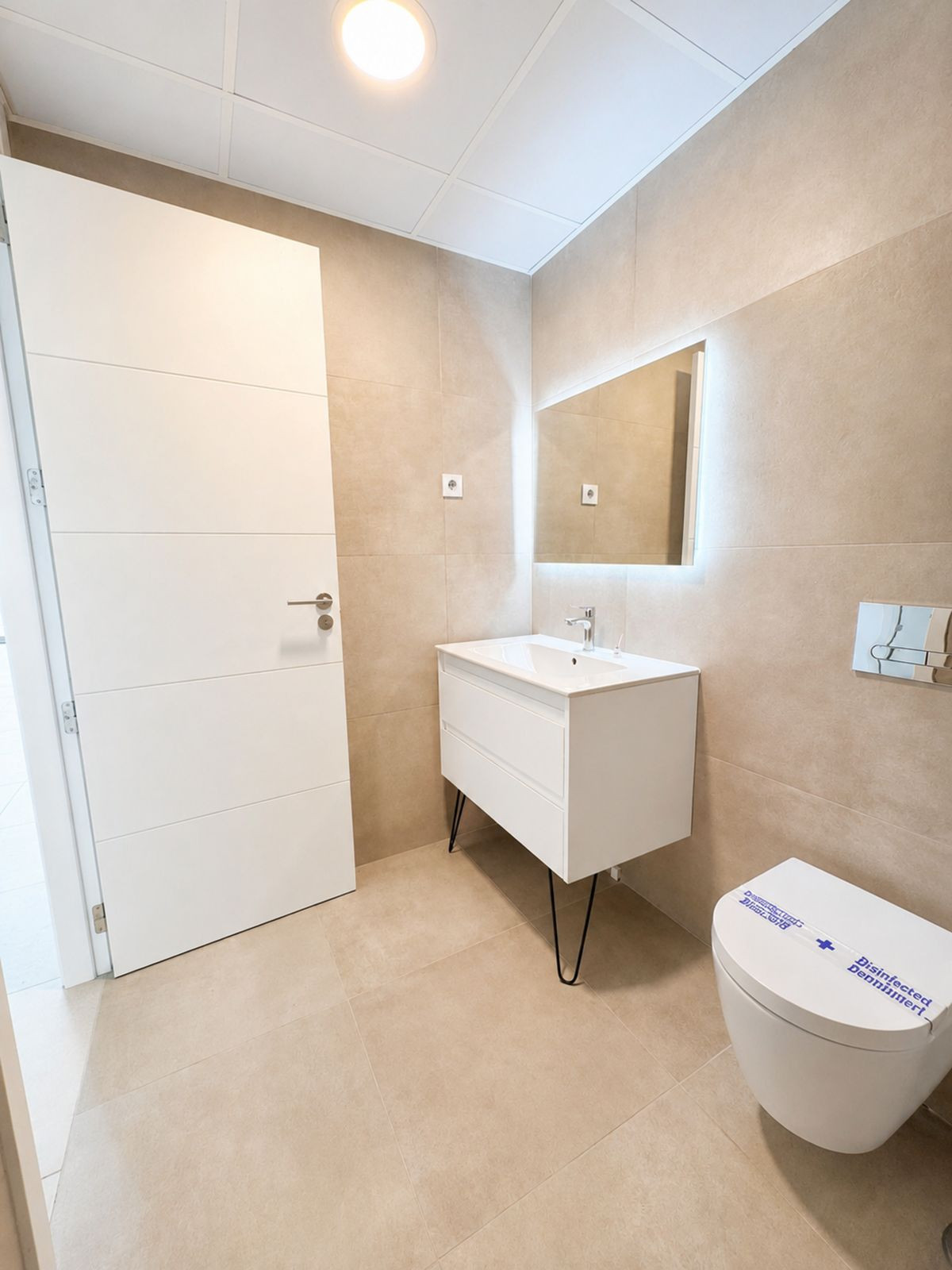 2 Bedroom Apartment in Torremolinos - Photo 16