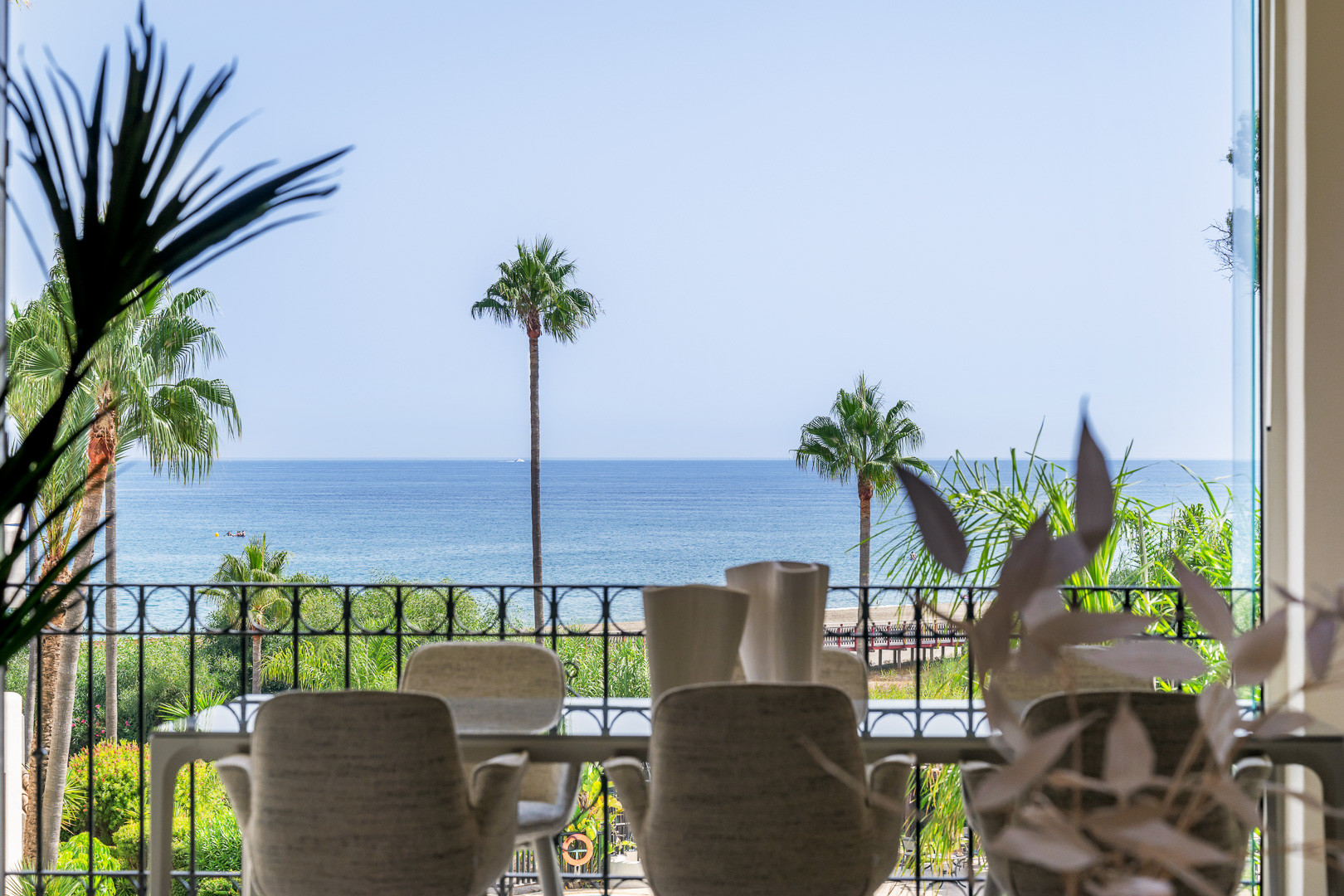 3 Bedroom Apartment in Estepona - Photo 3