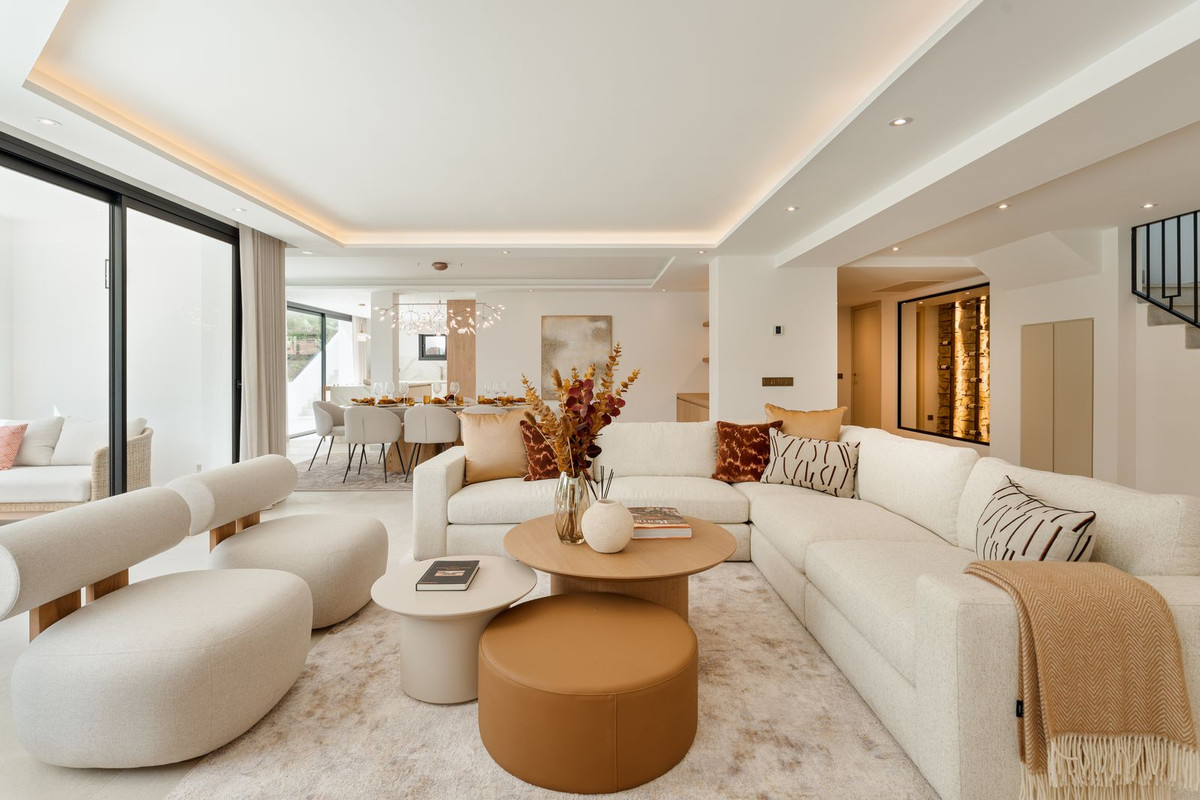 4 Bedroom Villa in Marbella - Photo 13
